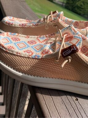 GW Women's Peach Knit Slip-On Sneakers with Patterned Collar